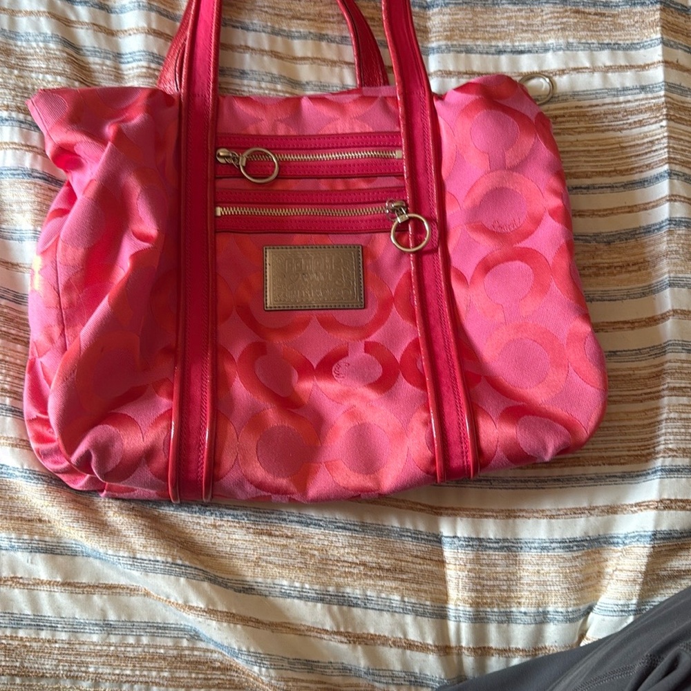 EUC! Coach Poppy Y2K Pink glam tote 💕